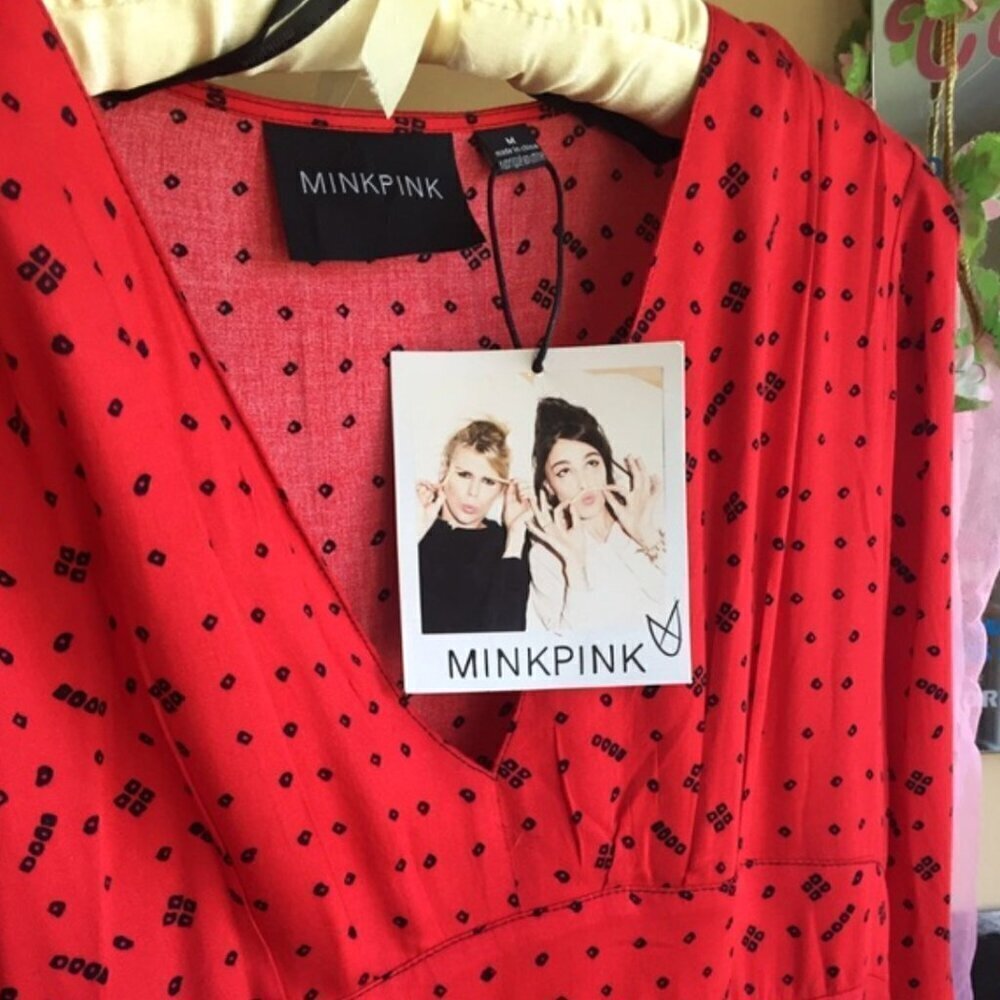 MINKPINK Women's Dancing Crane Maxi Dress M NWT Red Long Sleeve Slits - Picture 3 of 8